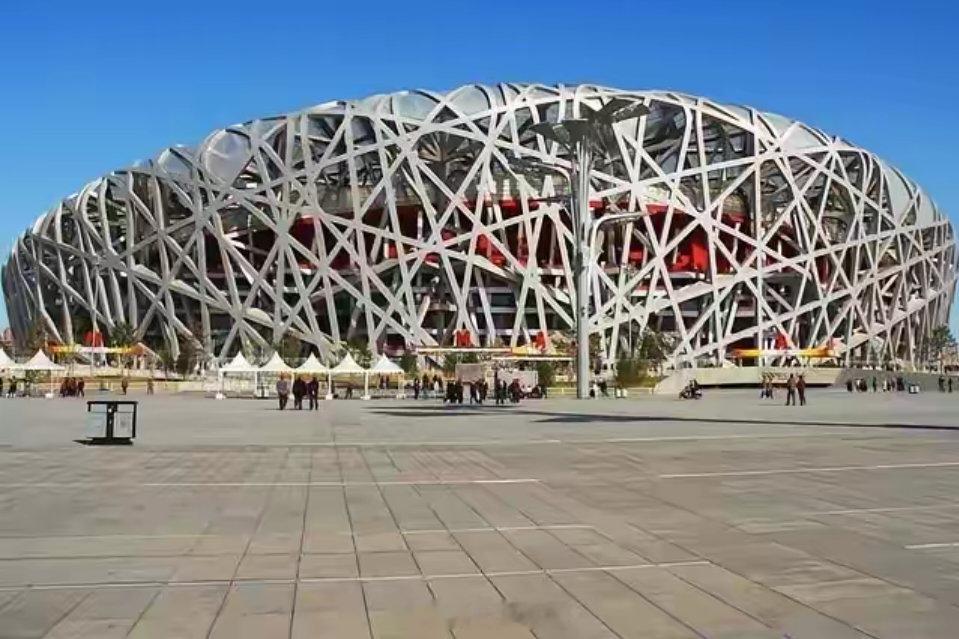 拆除“鸟巢”？这个问题隔几年就被翻出来一次，理由总是那两个数：造价近34亿元，每