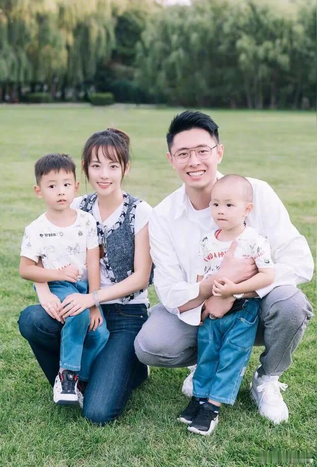 买超回应新恋情论第一印象的重要性[吃瓜]买超被狗仔拍到出轨，张嘉倪才离婚，后来又