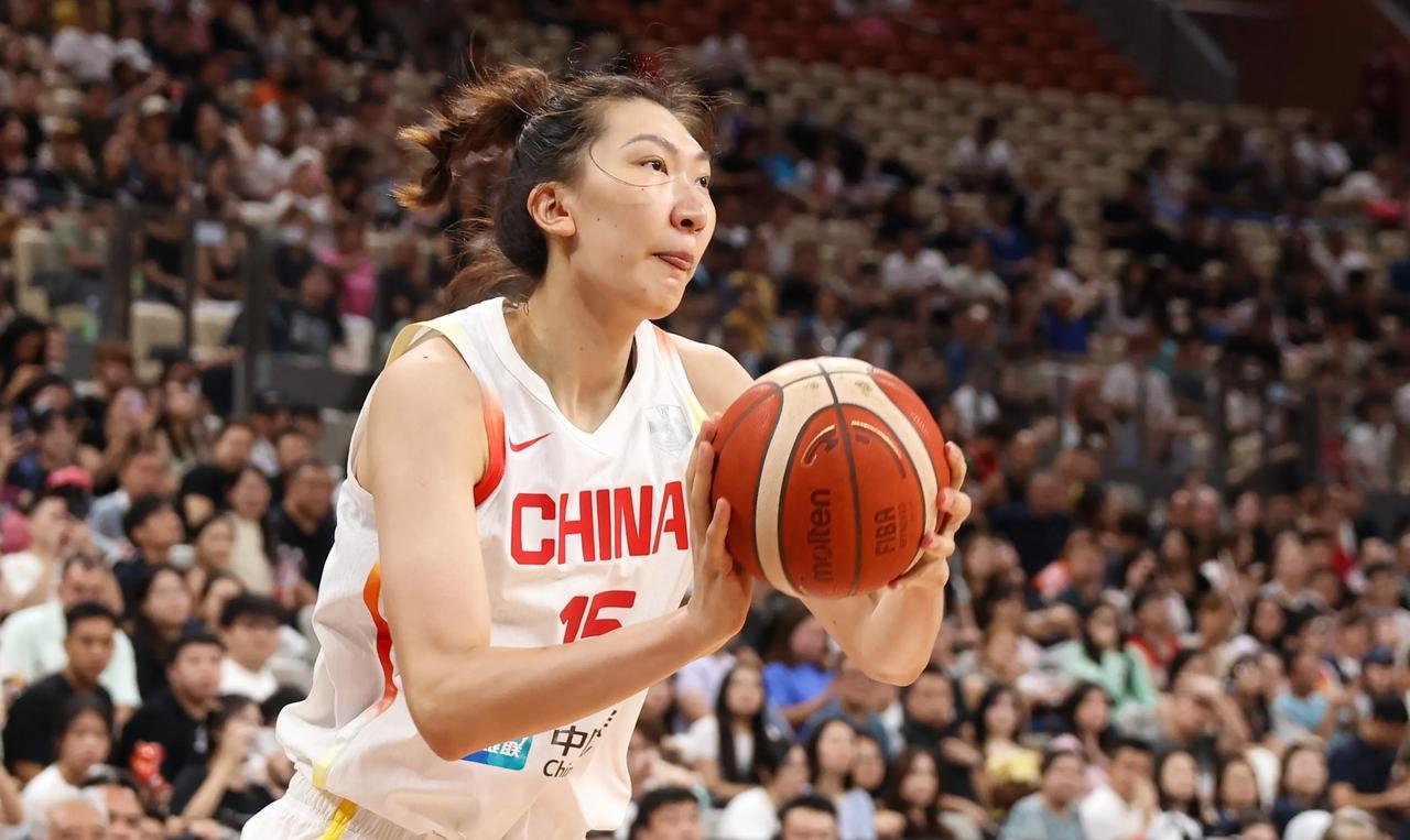 日本女篮下起了三分雨，全场三分球34投16中，命中率为47.1％，而且6人有三分