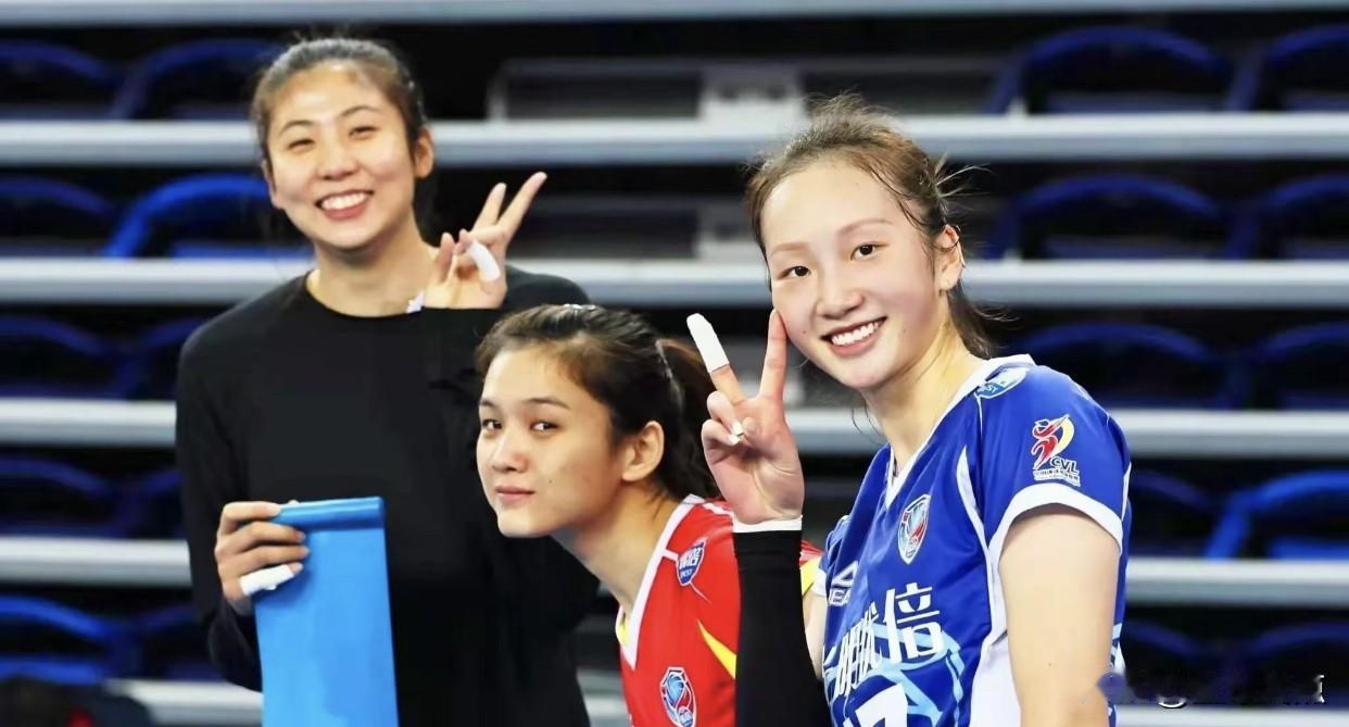 新赛季女排超级联赛各支球队队长盘点：天津女排队长杨艺（自由人），江苏女排队长吴梦