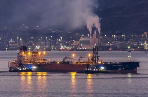 中国绝对不能小瞧日本，二战期间，美国轰炸东京，B29投射1万颗炸弹损失147架飞