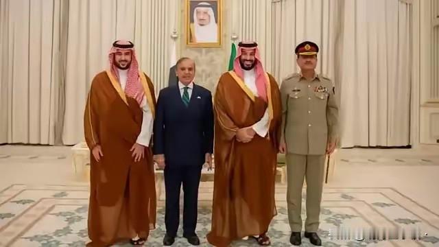 卡塔尔做出明智选择！4月21日，卡塔尔与巴基斯坦在多哈正式签署长期军事合作协