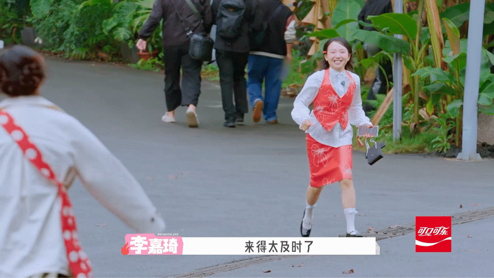 沈月李嘉琦重聚沈月李嘉琦桃花坞重聚谁被沈月李嘉琦桃花坞重聚戳中情怀，二人久别相见