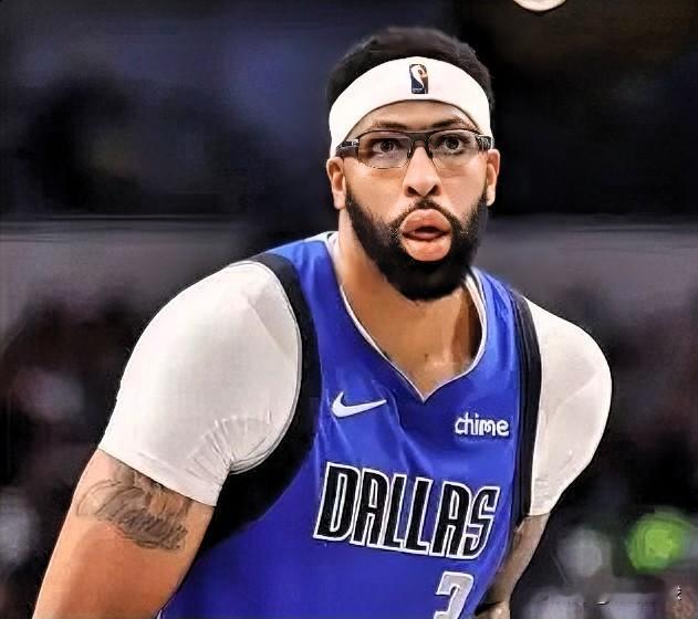 浓眉想留在独行侠！据美国记者TimMacMahon报道，浓眉的个人意愿是留