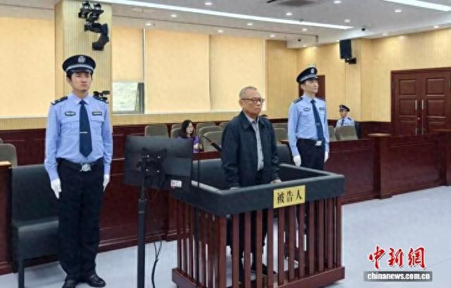 安徽省委组织部原副部长、省委老干部局原副局长汪文庆受审