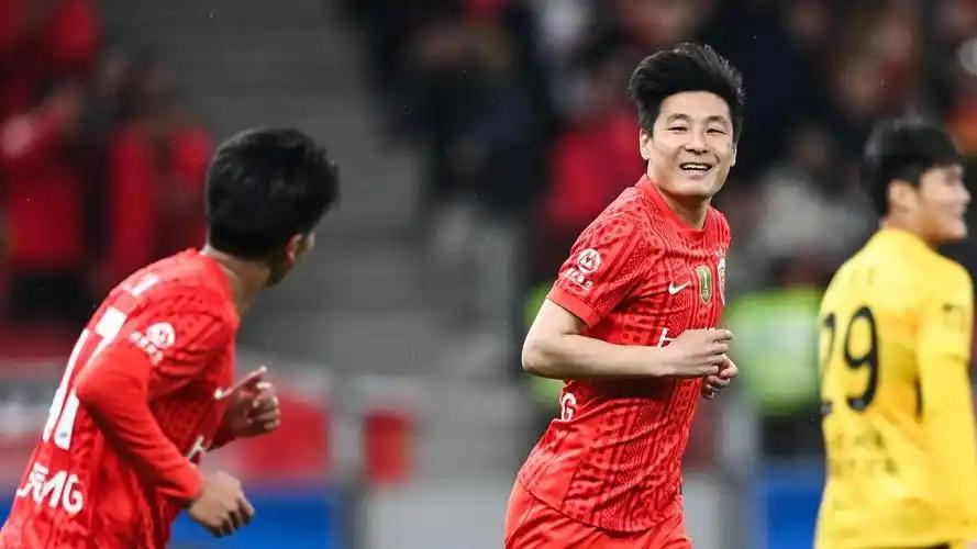 昨晚那场球看了吗？海港4-1大胜青岛，总算开了张！武磊真是绝了，替补上去不到十分