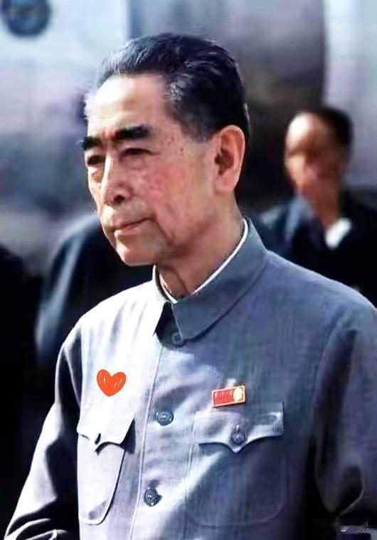 别人想把你打倒，你自己得站稳。别人想把你赶走，你自己别挪窝。别人想把你整垮，