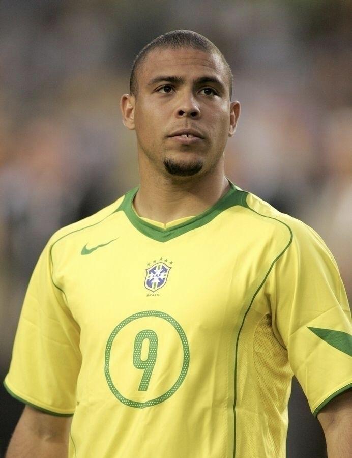 巴西足坛历史70后最强阵容和法国哪个更强一些？巴西70后阵容前锋:罗纳尔多