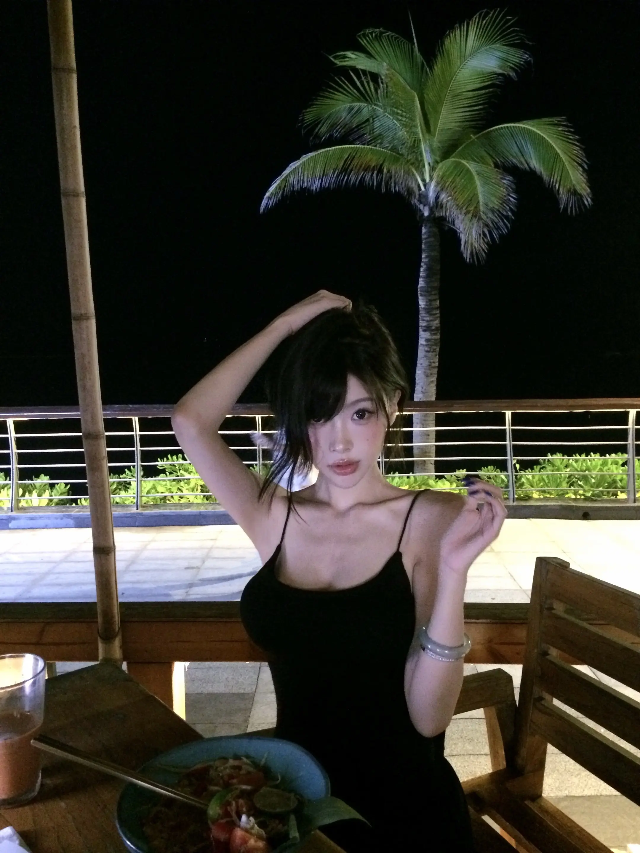 轻熟女。