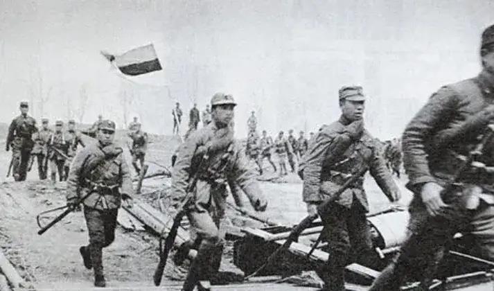 1938年，台儿庄战役取得大捷，德国顾问团团长法肯豪瑟找到李宗仁，愤怒道：“我一