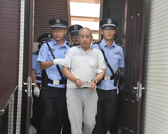 说实话，白银连环杀人案真相大白那天，好多人都惊掉了下巴。警方翻来覆去排查了那么多