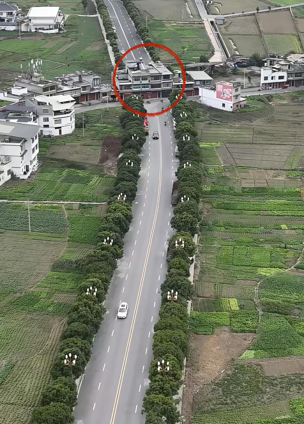 建一个立交桥就可以了吧。