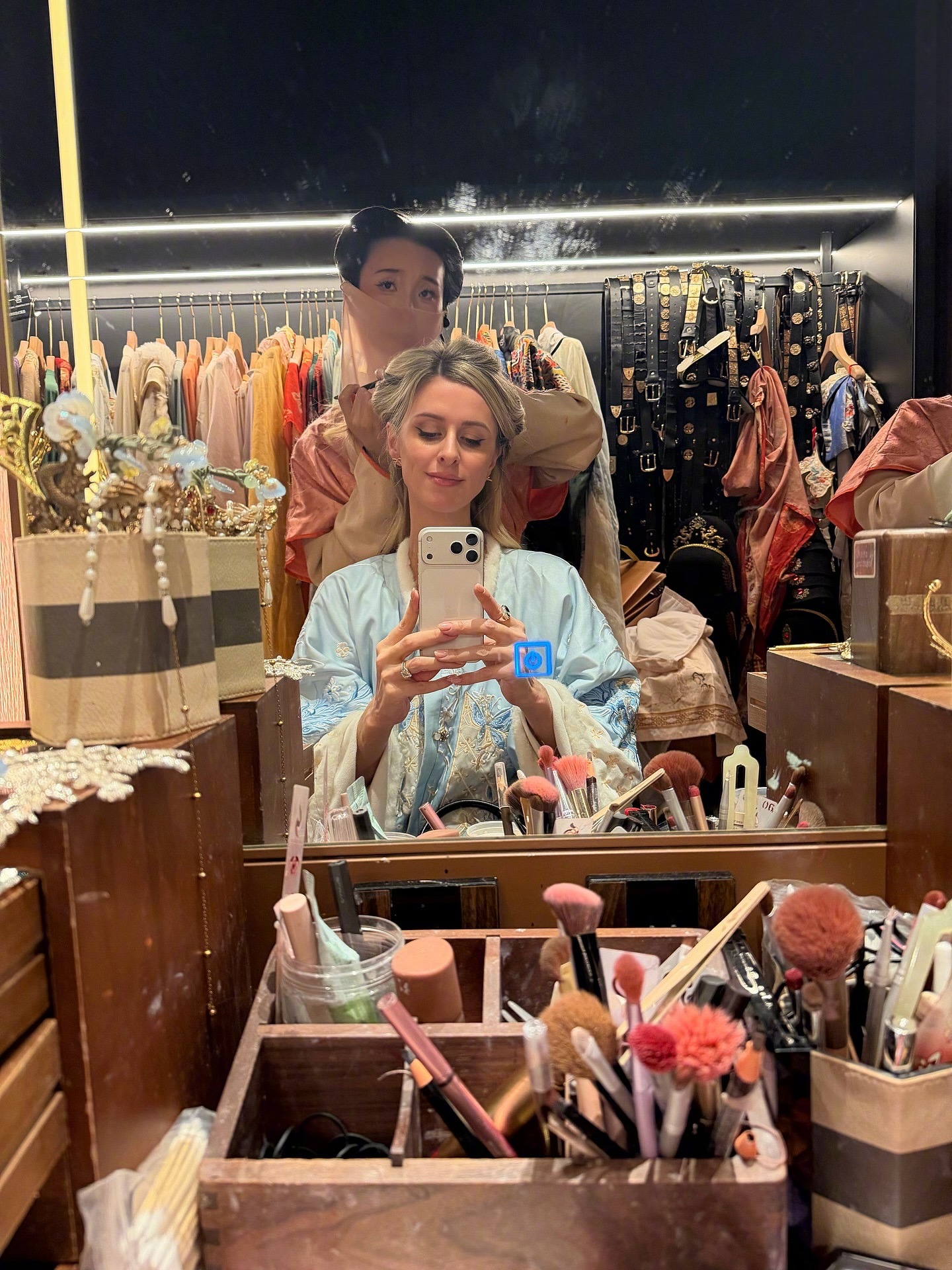 希尔顿二小姐妮基·希尔顿现身上海，还打卡了古装造型！