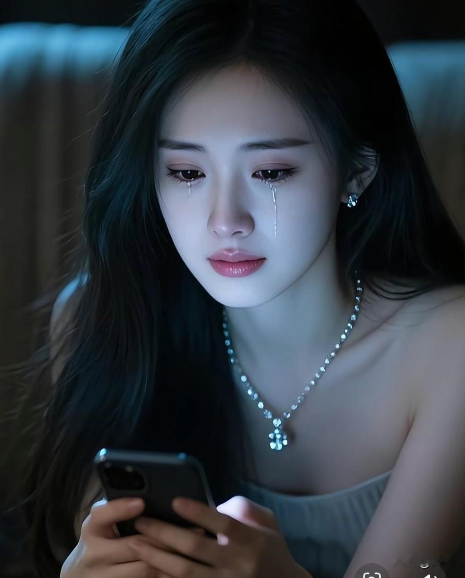 一名女幼师，年仅22岁，她全然不顾家人的反对，嫁给了一名刑警。新婚2个月后，她发