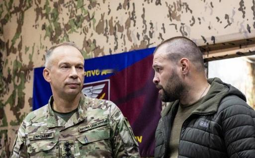 红军城守不住了!乌媒哀叹,这座城市是在不知不觉中丢掉的,原因有以下几点,第一西尔