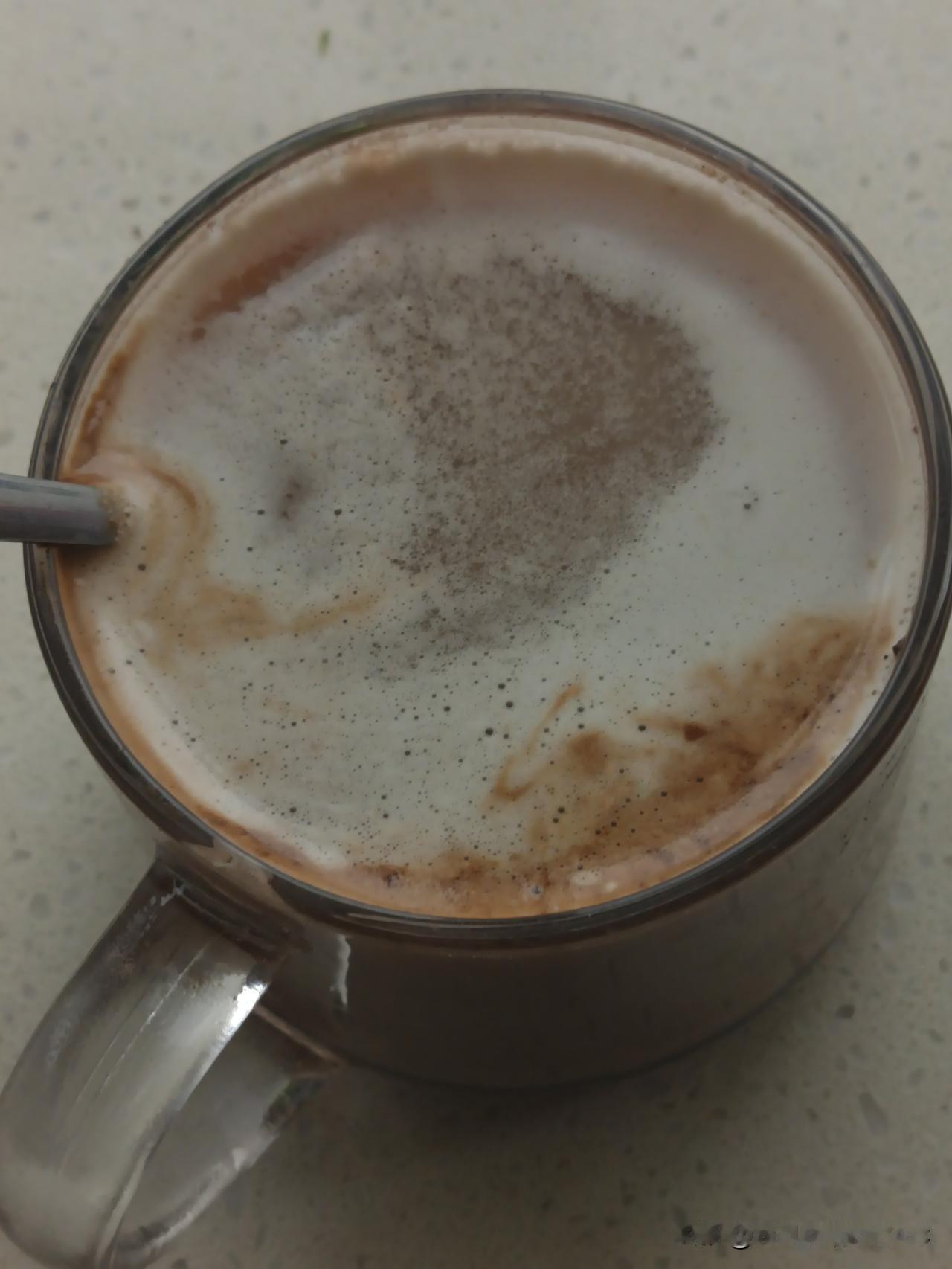 属大龙的，今年62岁，正式退休2年多了，退休金一个月5000多，全都自己存着，至