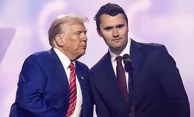 “接班人”被一枪封喉，特朗普愤怒发誓复仇！警方两抓两放闹乌龙美国MAGA派柯克