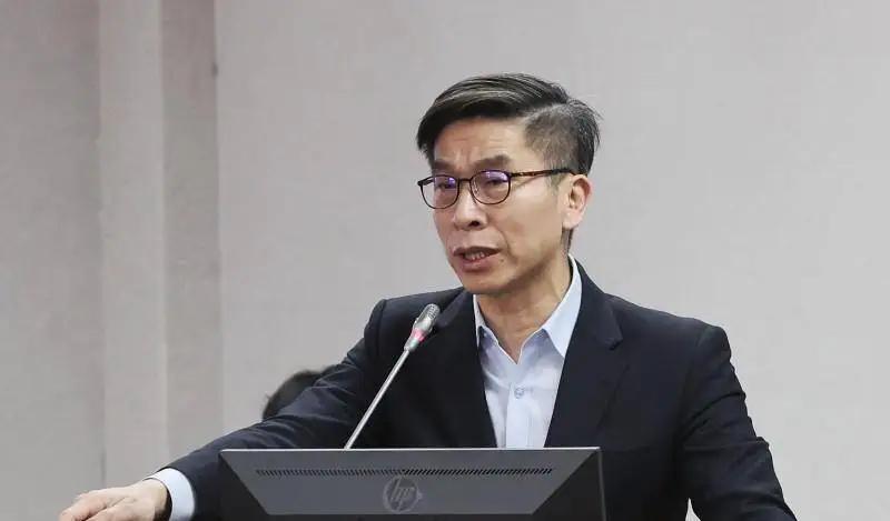 钟佳滨在11月28日叫嚣，台湾地区的两座核电厂可以考虑进行重启，但核废料最合适堆