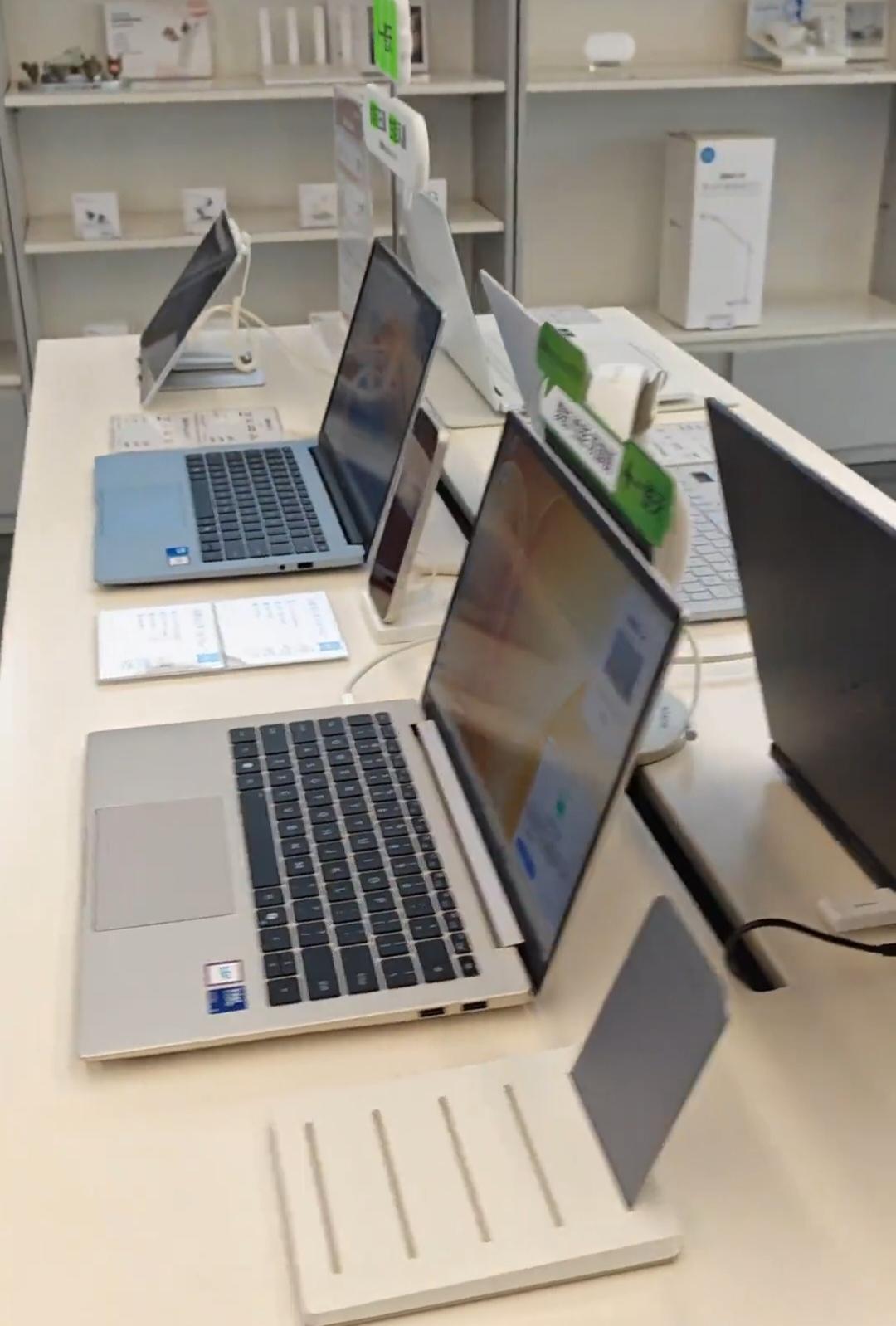 荣耀终于对游戏本下手了，荣耀首款游戏本HONORWIN颜值+质感直冲天花板，看