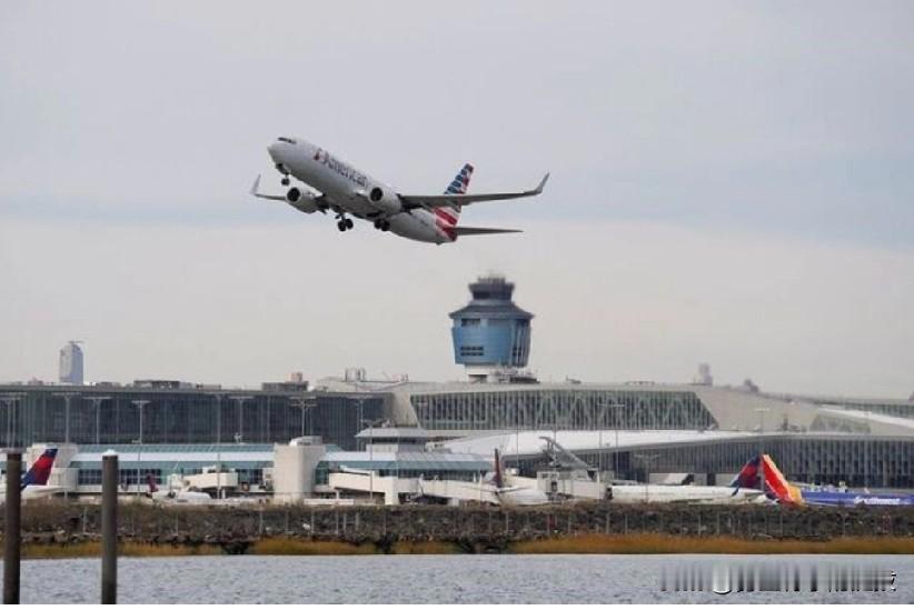 美国航空公司称空中客车软件问题影响340架飞机。(路透社)-美国航空公司周五表