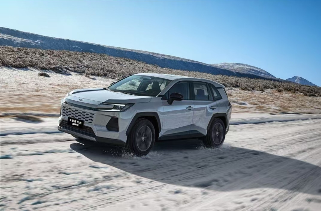 2025年丰田SUV部分品牌销量:1.RAV4荣放，20.42万辆，稳居合资