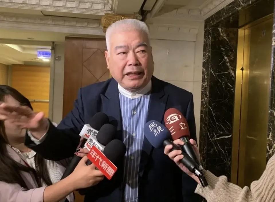 季麟连怒揭国民党内斗：101岁荣民哭“没家”，黄复兴裁撤真相7天后见！季麟连