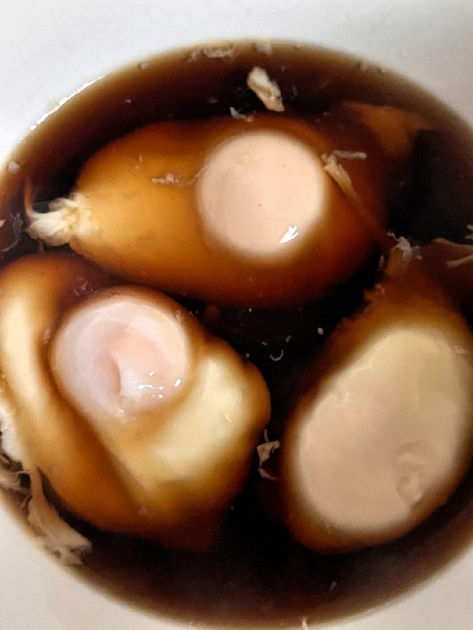 给你们唠个笑话哈，我那会儿坐月子，头一天婆婆给我煮6个荷包蛋，我吭哧吭哧全造完，