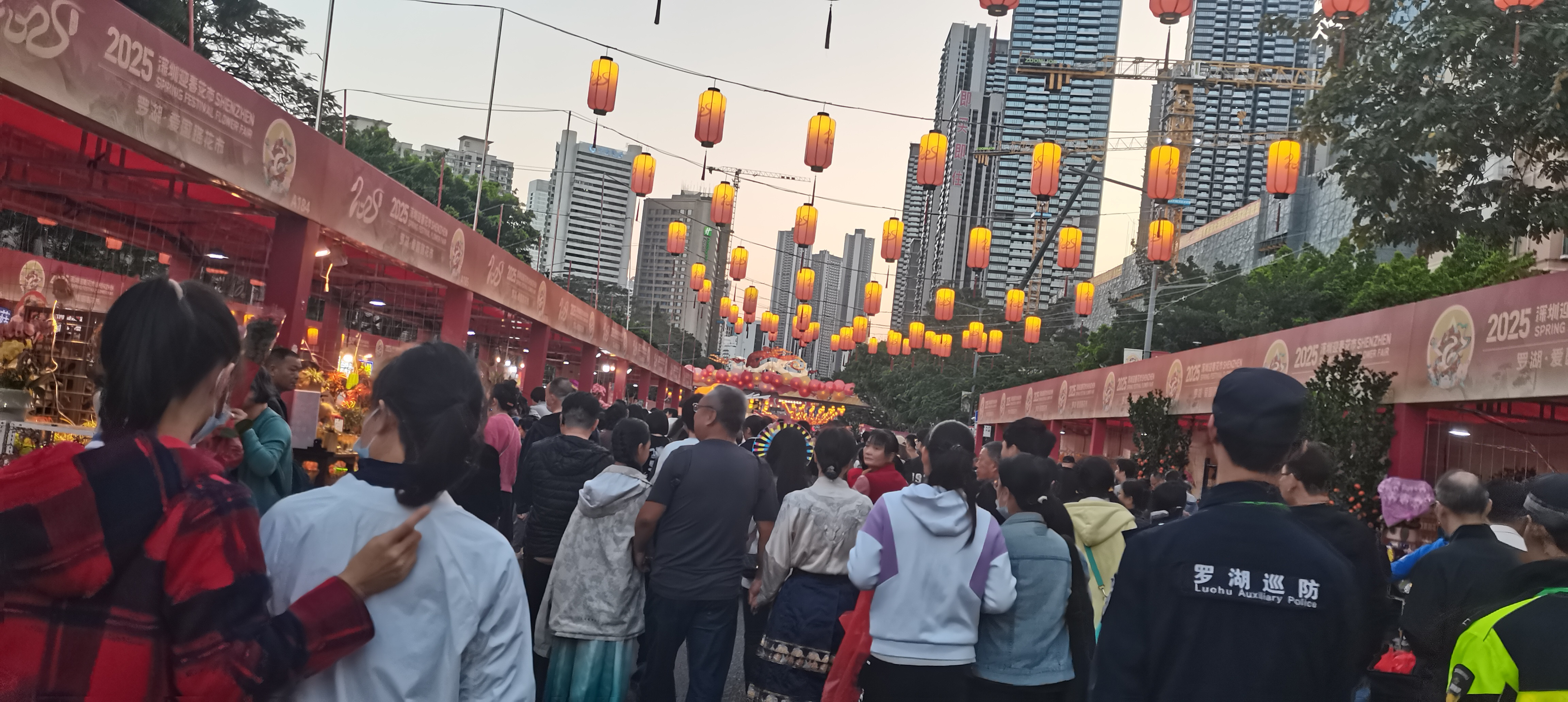 在移动支付没普及之前，每年的节假日，在各地火车站都有大量旅客丢失钱包或现金的事情发生，因为那时火车站