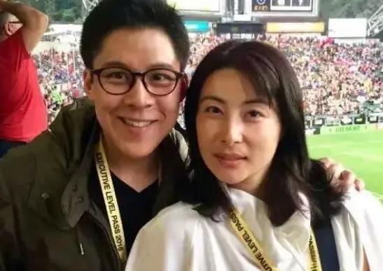 郭晶晶结婚时，父母退回了价值3亿的四合院，还有1000多万的彩礼，结婚当