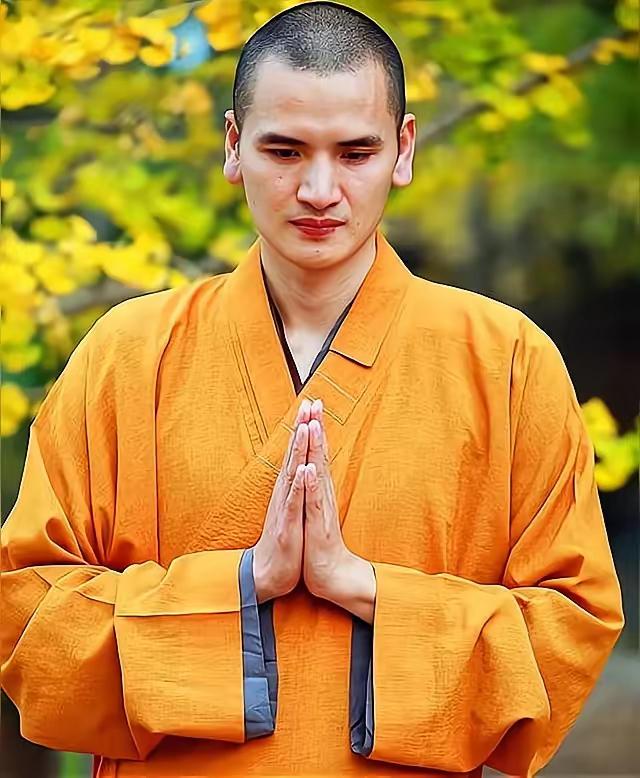 释明心这一巴掌，打得释永信太疼了！同样都是和尚，80后的释明心却始终热爱运动，