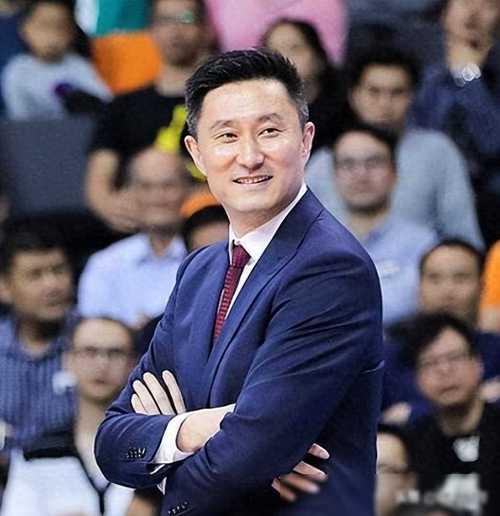 杜锋下课，诚如“塞翁失马、焉知非福”！据说杜锋下课广东男篮要请外教。让他休整