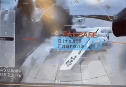 真没想到！乌克兰用100余架FPV无人机、炸掉俄罗斯近1/3的轰炸机！事后，乌克