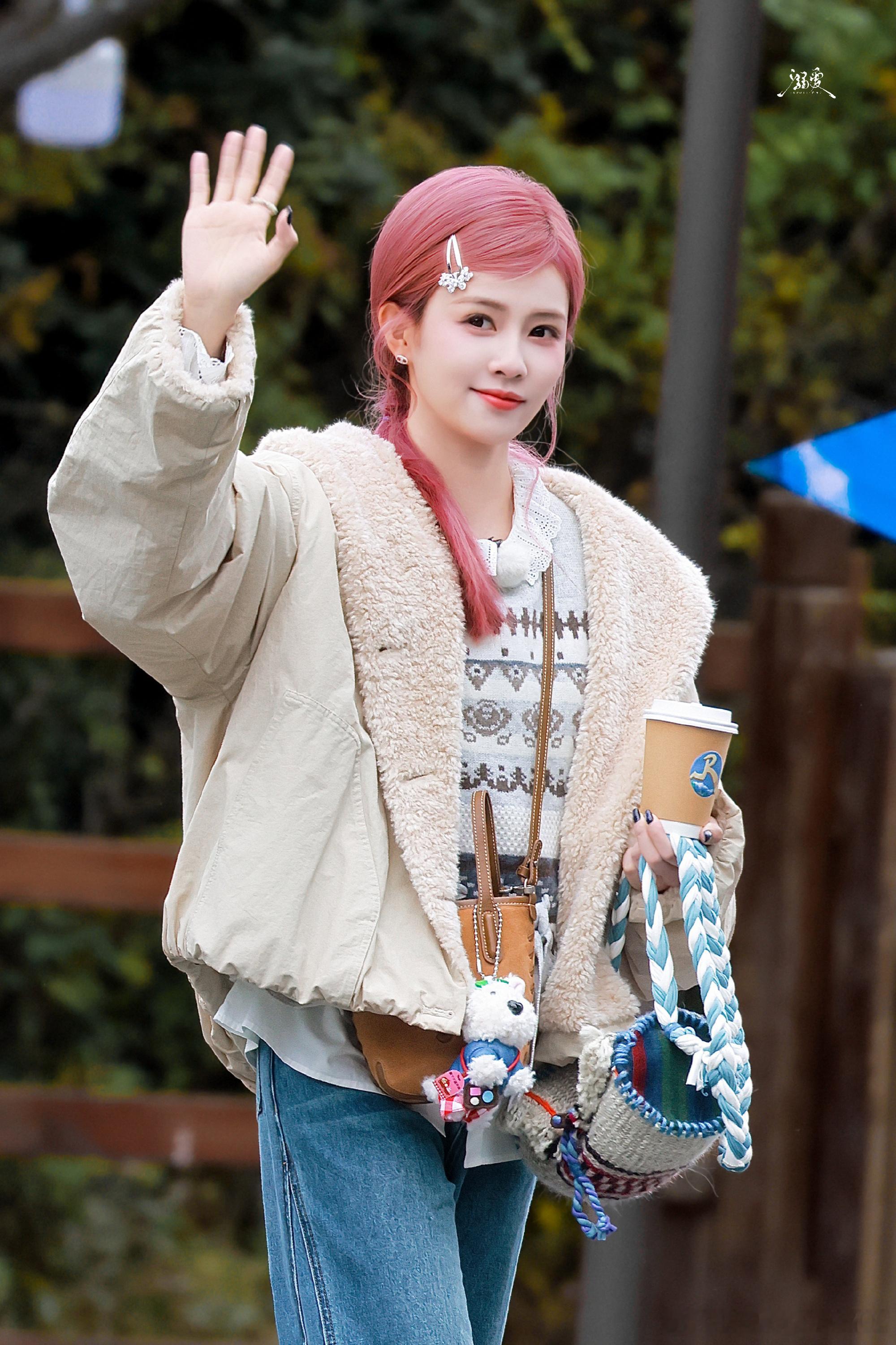 奔跑吧这期对我眼睛很好奔跑吧最新路透，不知道的以为是什么打歌节目，俊男美女对我