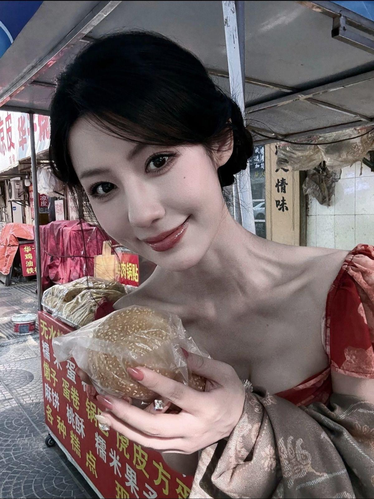 博主：周璨