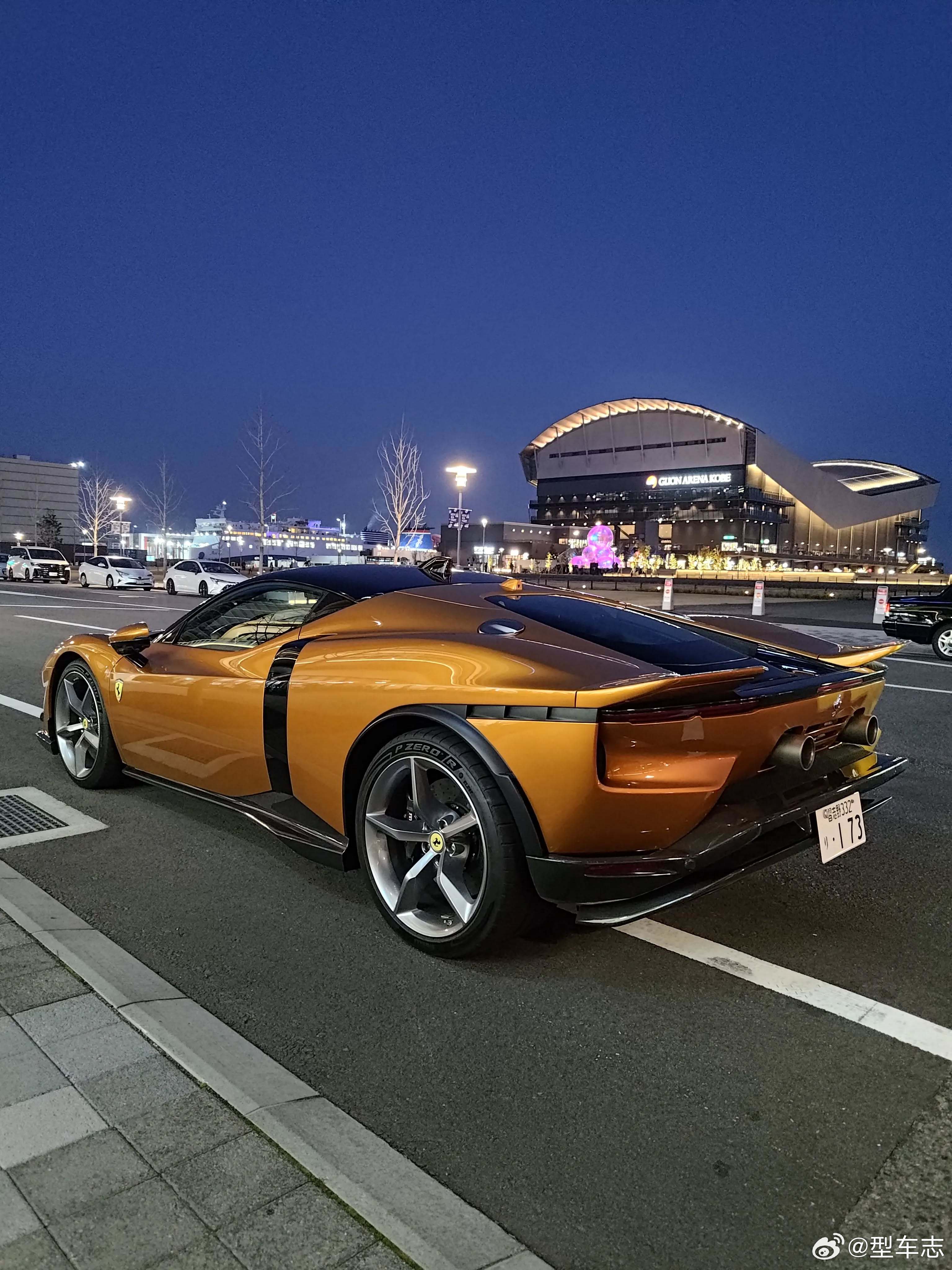 型车街拍已经上好牌的法拉利849Testarossa和296GTB，选配