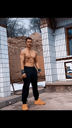 能完成这套动作，绝对是万中无一的高手！