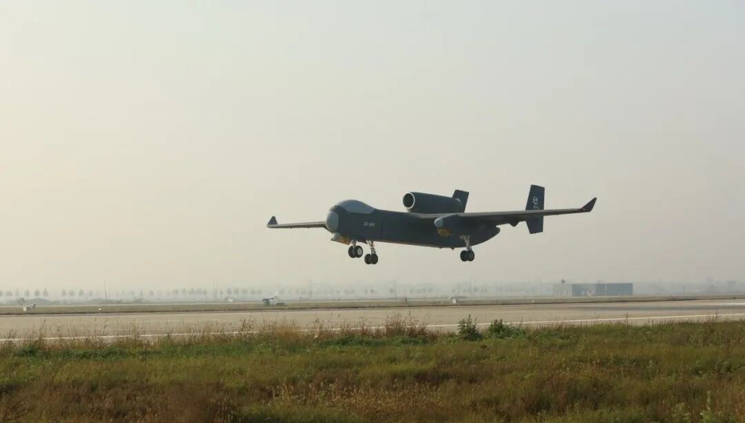 无人机！【航空“九天”无人机成功首飞！“九天”无人机成功首飞！】12月11日，