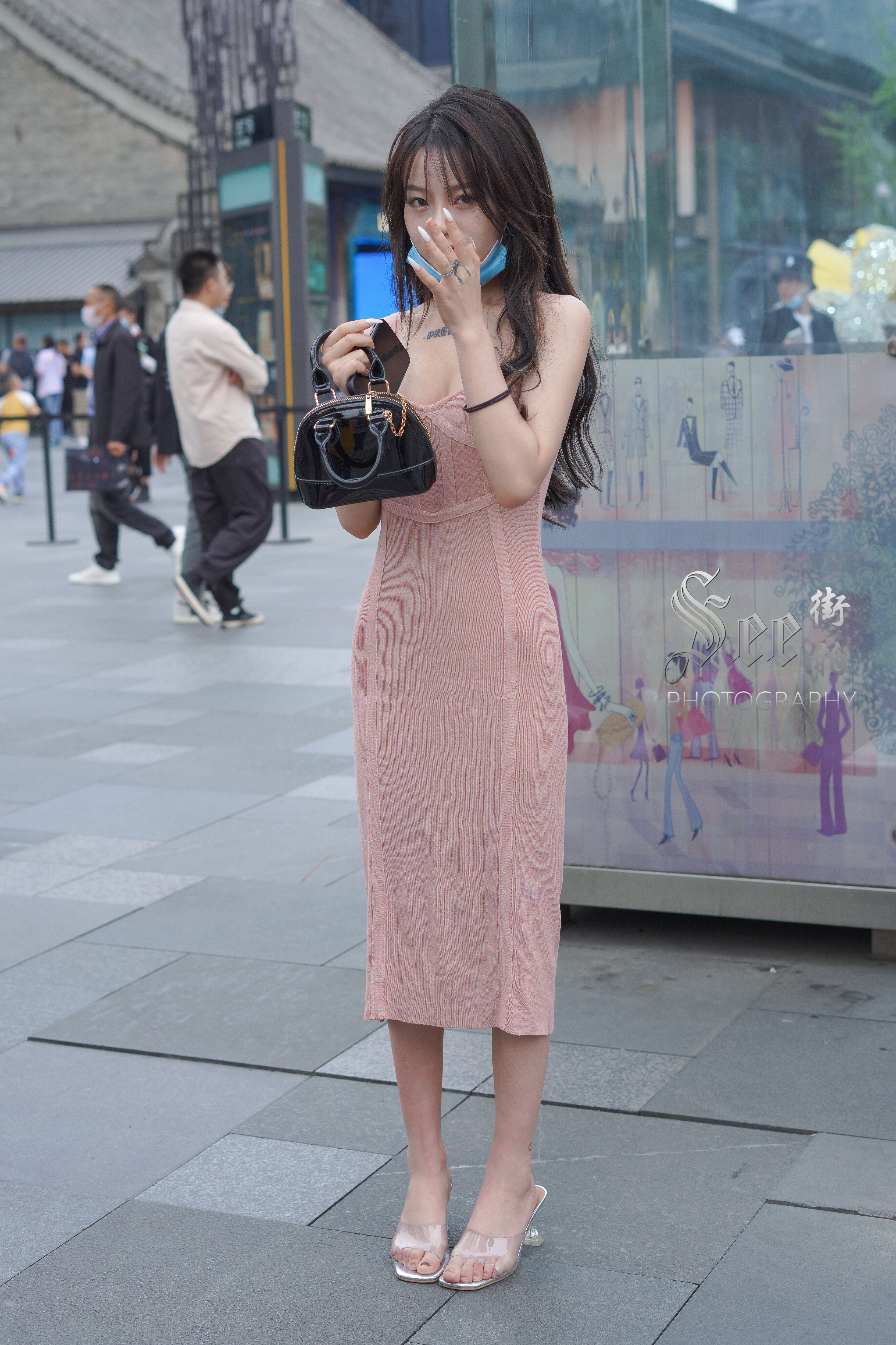 粉色吊带裙温婉气质美~~​​​