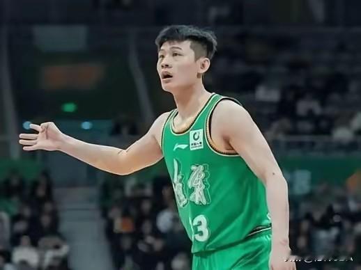 发现了吗？辽宁男篮阵容补强后，新赛季四名球员处境尴尬。1、王岚嵚2、吴昌泽