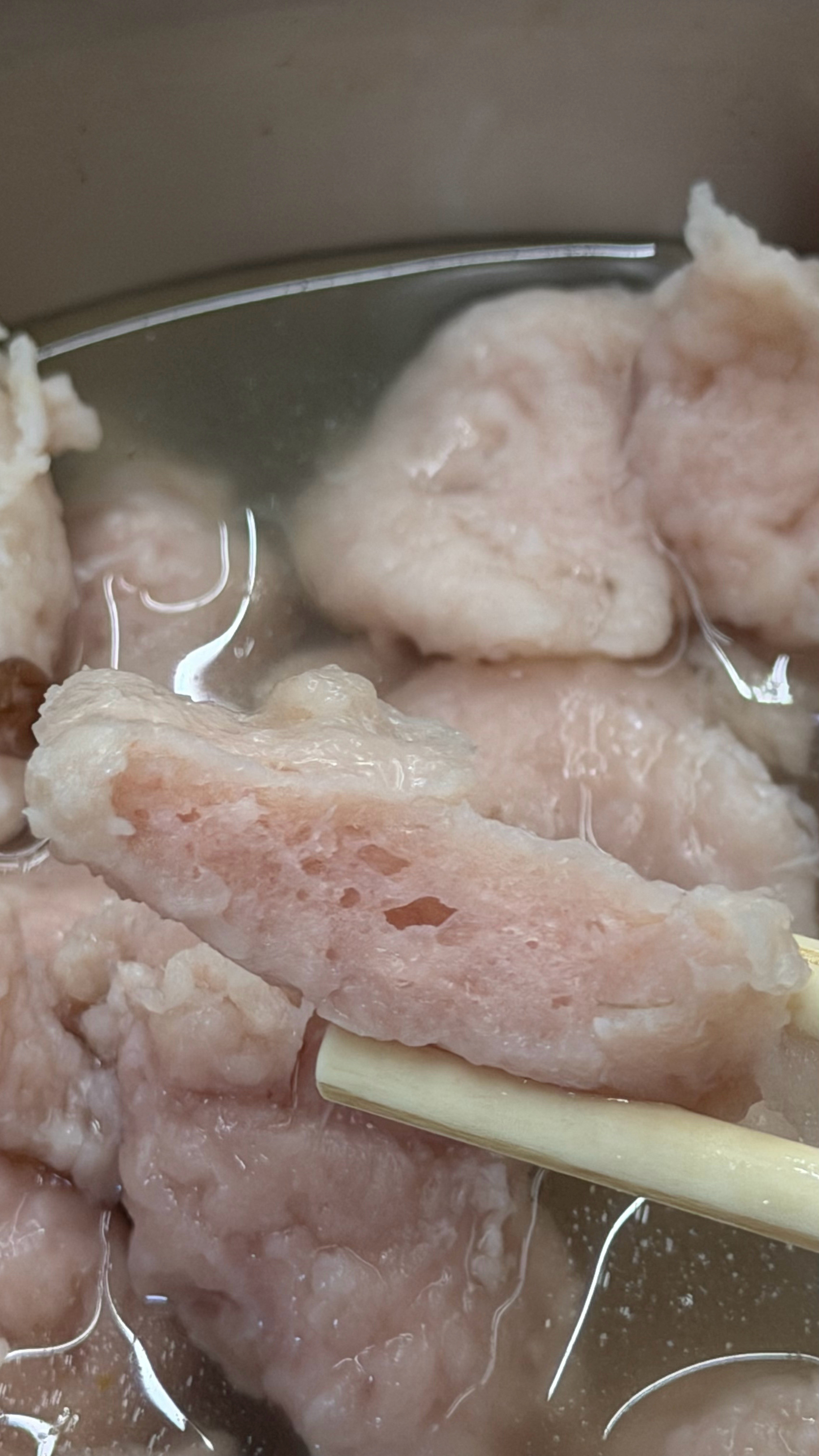 强推一下这个福鼎肉片，嫩滑Q弹啊！有没有爱吃福鼎肉片的朋友！！自己煮也很方便，加