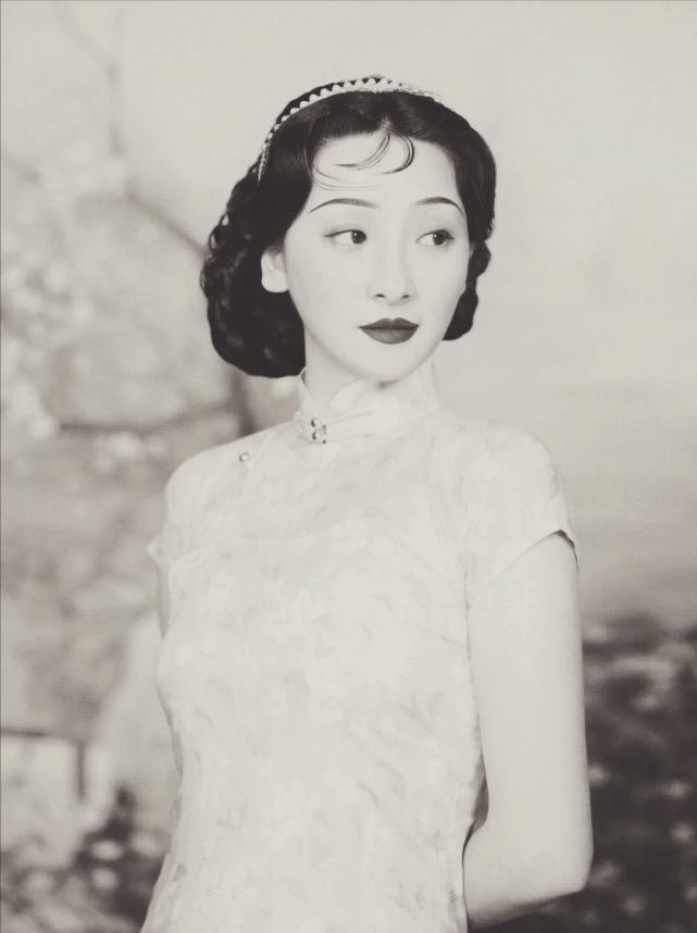 1939年，中统元老熊剑东被抓进76号，为了救出丈夫，唐逸君单独找到丁默邨，完事