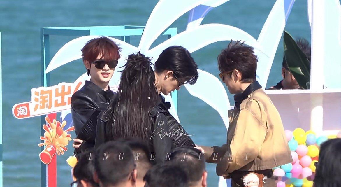 何炅问檀健次孟子义丁程鑫内搭穿了啥你好星期六谁懂何老师的八卦魂！团建时突然追问