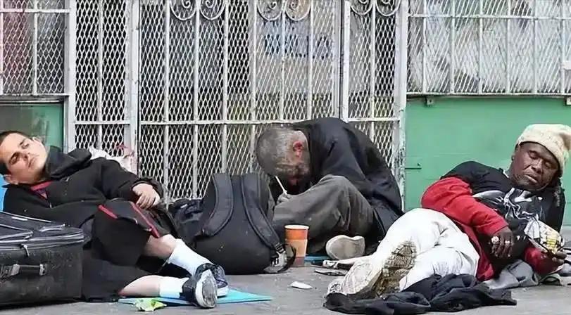 为什么说美国人一旦破产，基本就没机会翻身？事实上，美国的街头的流浪汉，可不全是穷