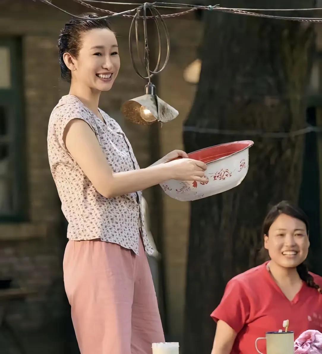 秦海璐大概率会因为《主角》，再拿一个电视剧方面的奖项！尽管她饰演的秦腔名角花