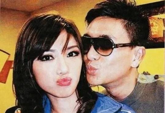 2015年，和黄宗泽在一起八年的胡杏儿，带着3000万彩礼嫁给了李乘德。朋友叹息