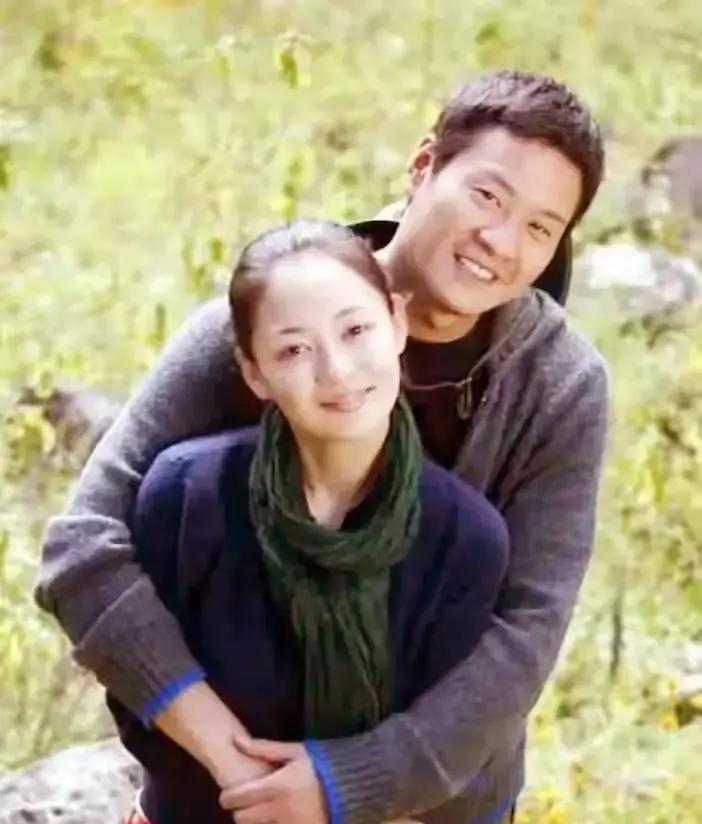 前妻给他拍戏，现任给他投钱陈实离婚后没掉泪，直接拿导演板。新剧《她的生存法