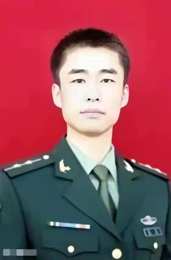 2012年山东icon，有个军人请假回家办事，说好的归队日子到了，人却迟迟未归。