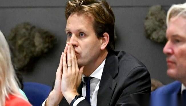 你猜怎么着？欧洲人嫌弃的猪耳朵、猪蹄子、猪下水，在咱们这儿，是下酒的硬菜，是饭桌