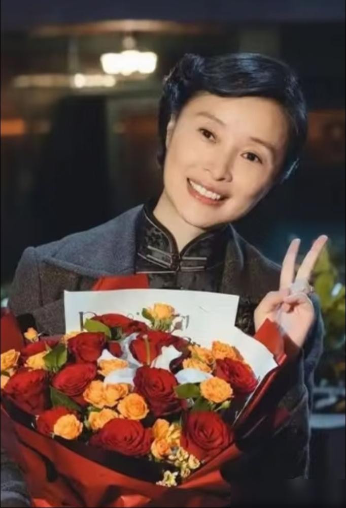 最熟悉的陌生人，大概就是这样吧。最近活动后台，陈建斌和吴越碰上了。全程零