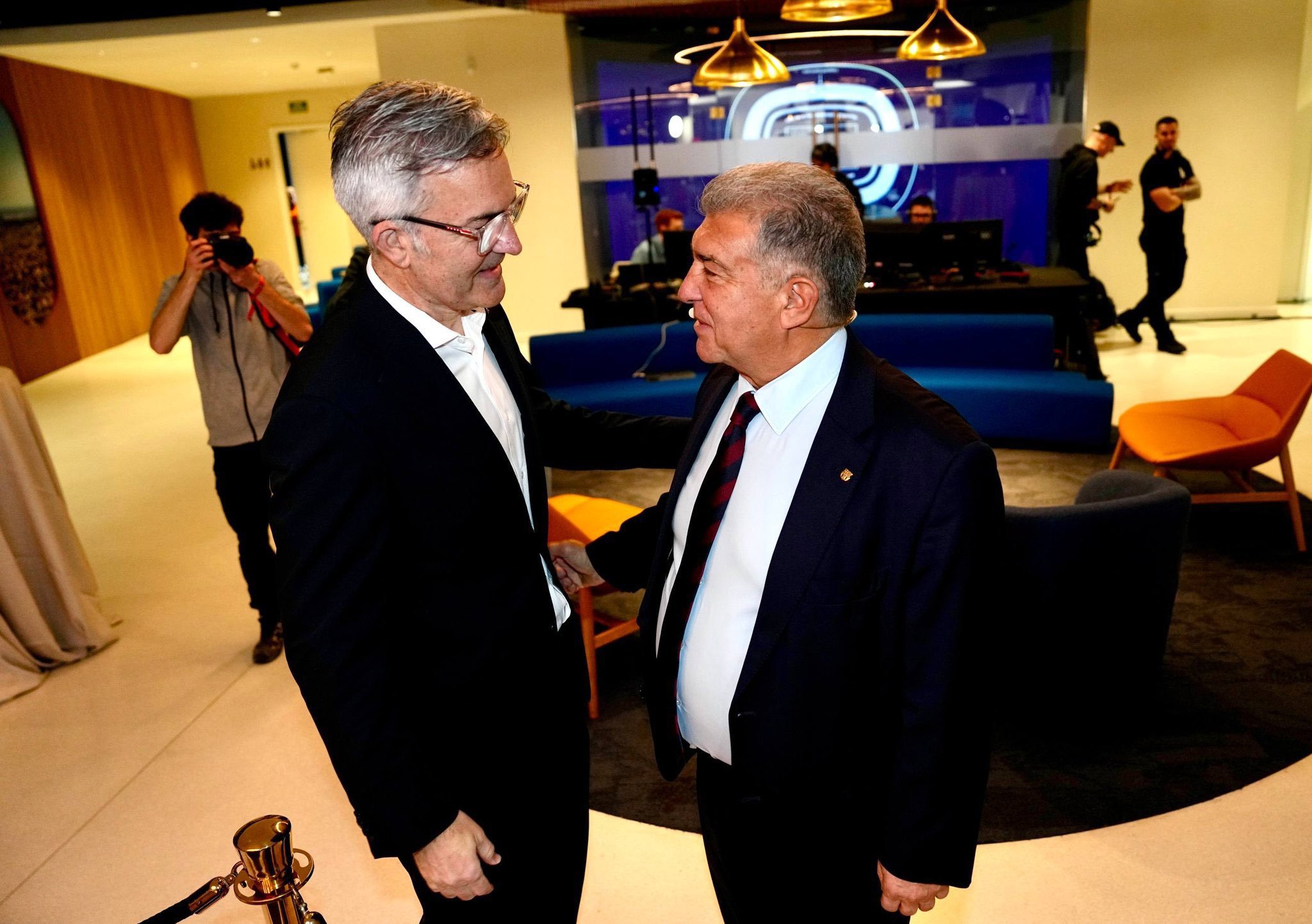 维克多·丰特：“拉波尔塔在他的第二个任期内，是巴塞罗那现代史上最糟糕的主席，至